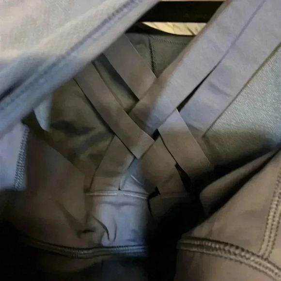 LULULEMON tank top with sports bra size 6 - Picture 3 of 3